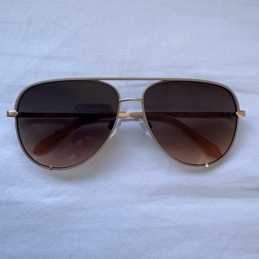 NWT. ✅ QUAY Australia “High Key XL” Sunglasses in “Chamomile/Dark Fawn” 🤎💛